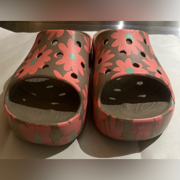 Crocs printed Platform Classic Slide - Picture 3 of 4
